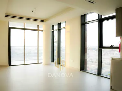Corner Unit | High Floor | Street View