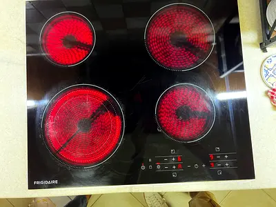 4 Burner Electric Ceramic Hob 60cm- Excellent Condition with Warranty