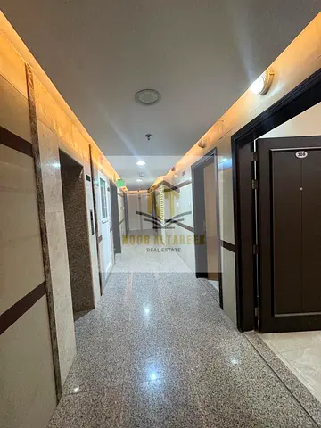 مبنى سكني يضم 27 استوديو بتصميم عصري مميز
