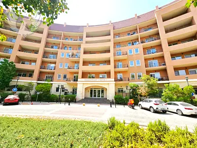 Vacant | High Floor | Upgraded 1 Bed| Pool View