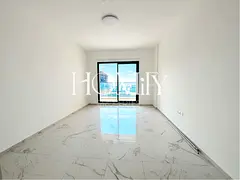 NEX TO EXIT | CLOSED KITCHEN | VACANT
