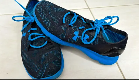 Under Armour size 40.5