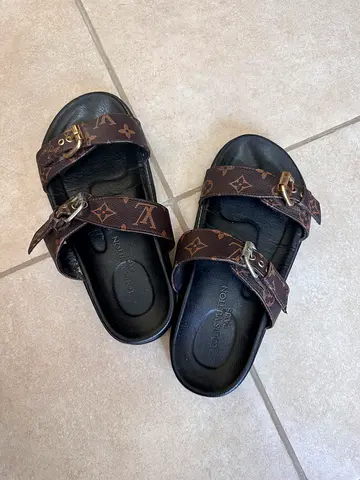 Louis vuitton slide sandals with adjustable buckles (pre-owned)