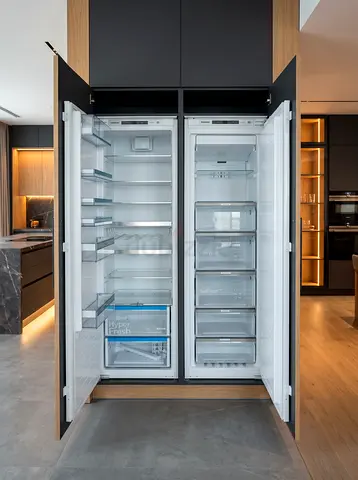 Siemens iQ700 Fully Integrated Built-In Fridge and Freezer Set kholol used home appliances