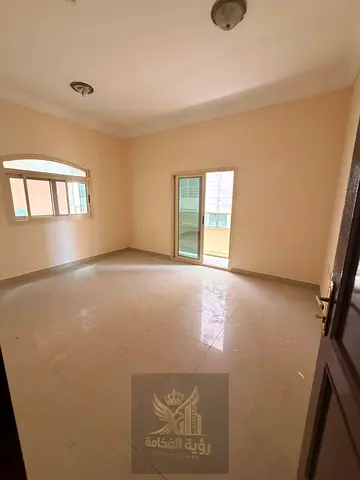 شقة للإيجار السنوي في المجاز 3 بجوار الحديقة