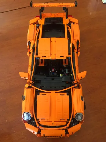 Orange Porsche GT3 and Bugatti Chiron