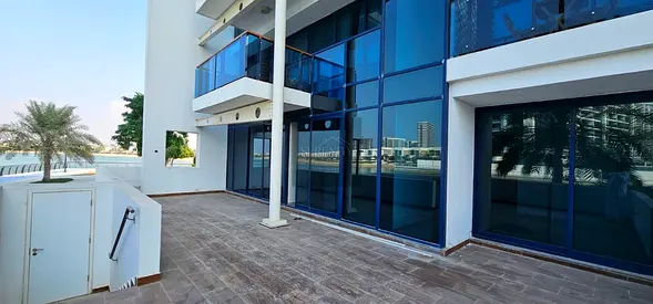 3BR Lagoon View | Spacious Waterfront Living