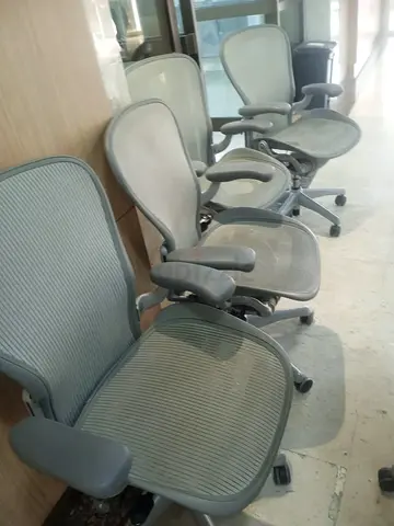 Herman miller Aeron size C fully loaded