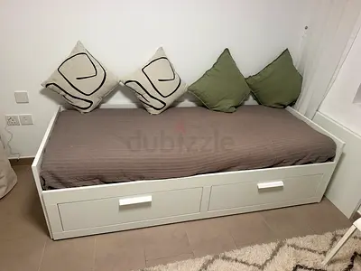IKEA Daybed / Sofa Bed with Storage – AED 300

White IKEA daybed that works as a sofa or single bed