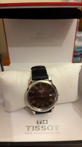 Never used-Tissot men's T-classic dress watch leather strap watch with box