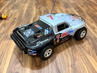 Traxxas Slash 2WD with Amsoil 7 rear body