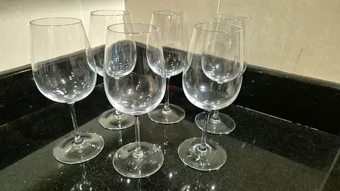 Set of 6 Clear Wine Glasses - Good Condition