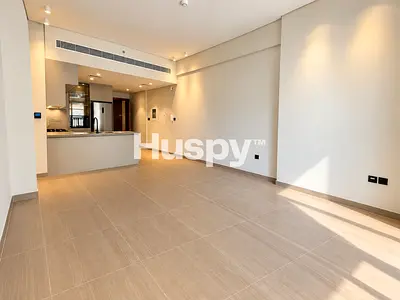 Unfurnished | Corner Unit | Fitted Kitchen