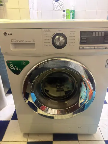 LG Front Load Washing Machine 8/4kg (Washer/Dryer) - Good Working Condition