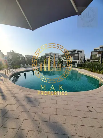 Stunning 4-Bed Villa | Single Row |Vacant