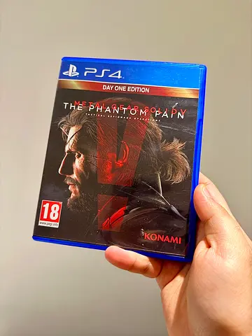 Metal Gear Solid V: The Phantom Pain (PS4) - Day One Edition With Map