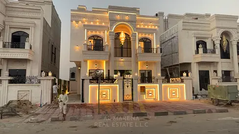 فيلا للبيع تتميز بتشطيبات مخصصة فاخرة والسعر يشمل رسوم التسجيل  والتمليك عالية الجودة؛ تتكون من طابقين بالإضافة إلى تراس على السطح