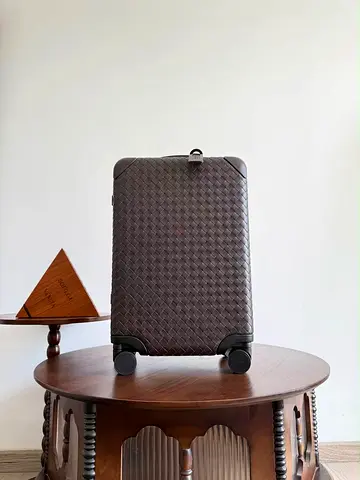 BOTTEGA VENETA CABIN*