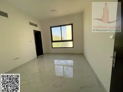 للبيع بعجمان بناية سكنية جديدة بالعامره  غير مؤجرة على شارع ترابي  المساحة : 5800 قدم  G +2العمر: اسبوعين السعر : 3 مليون قابل التفاوض