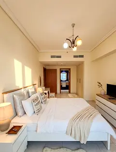 Gorgeous female master room