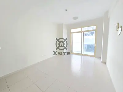 Limited Options|Prime Location|Closed Kitchen