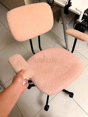 Pan Homes Pink Herman fluffy swivel office chair with armrests — good condition