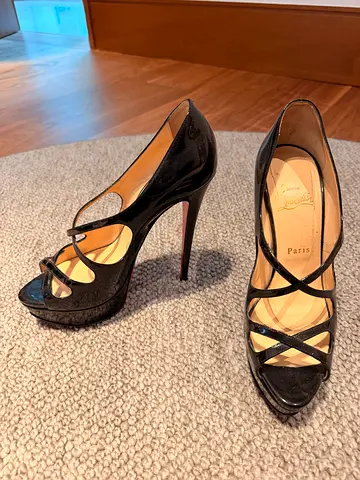 Black patent leather peep-toe high heels, Christian louboutin 39.5
