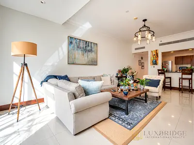 Large Layout | Mid Floor | Open Kitchen