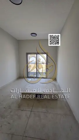 🏡 للإيجار السنوي – شقة مميزة في الجرف 3، عجمان  ✨ فرصة رائعة للسكن في شقة واسعة ومريحة بموقع مميز على شارع رئيسي، بالقرب من السوق الصيني!  مواصفات ال