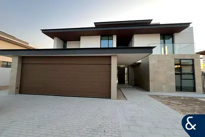 Single Row | Brand New 5 Bed | Green Backing