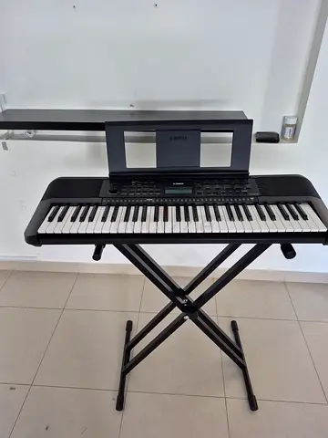 Yamaha Keyboard with stand for sale
