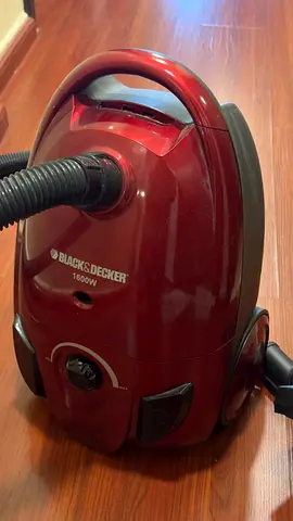 Black & Decker 1600W Cylinder Vacuum Cleaner - Good Working Condition