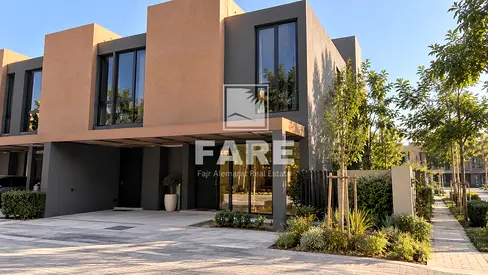 4BR Corner | Majlis | Larger Layout | Prime Saro Location