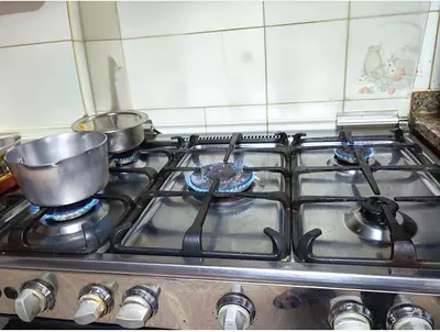 URGENT.... 5-burner Gas Stove - Working Condition