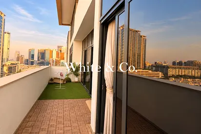 2 BEDROOM | FURNISHED | STUNNING VIEW!