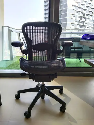 Herman miller Aeron size B fully loaded
