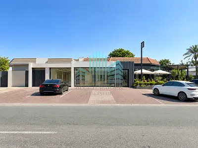 ROAD FACING | EXCELLENT VISIBILITY | SUITABLE FOR CAFE, CLINIC