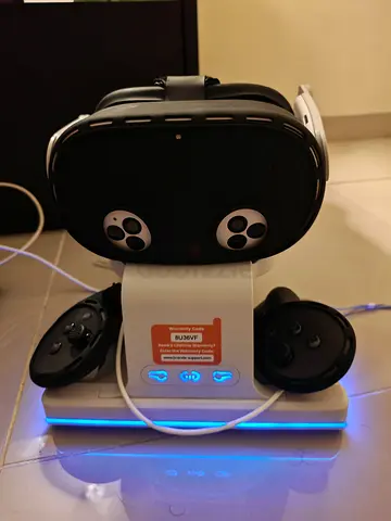 VR S3 128GB with Two Controllers and Charging Stand - Good Working Condition ,Case and power bank