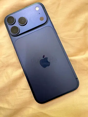 iPhone 17 pro Max deep blue