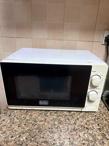 Black+Decker Microwave Oven, White Working Perfectly Moving Out Sale