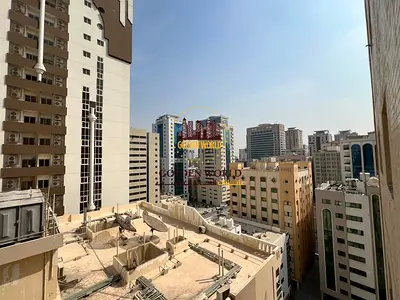 🏡 شقة 3 غرف وصالة، غرفة خادمة ماستر، غرفة ماستر، 4 حمامات، بلكونة وباركينغ مجاني. خيار مثالي للعائلات الباحثة عن الراحة والمساحة!