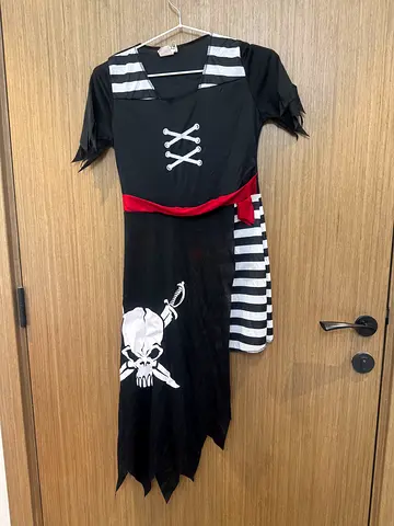 Pirate Girl Costume – Size 130–140 cm 🏴☠️ for Halloween