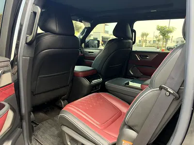 2025 Infiniti QX80 photo 8