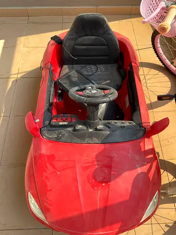 Toy car