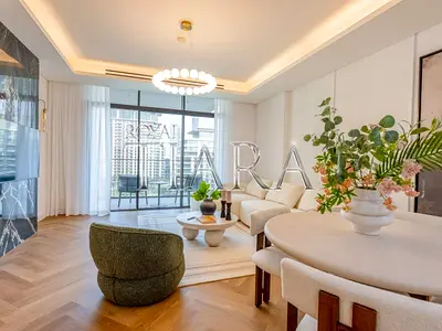 Fully Upgraded | Furnished | Mid-Floor | Park View