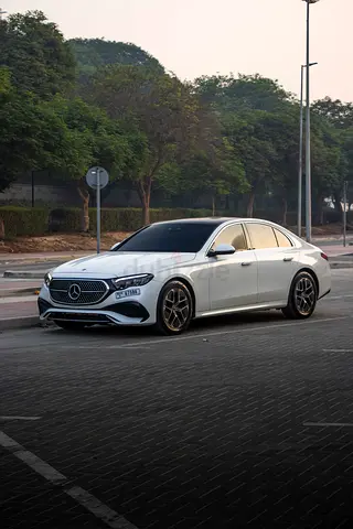MERCEDES E-CLASS / E200 / DEPOSIT FREE / BEST PRICE / EXCLUSIVE OFFER ON MONTHLY RENTAL