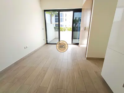 Luxurious and spacious studio apartment with fully fitted kitchen only 46k ready to move