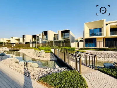 5 BR Villa - On the Urban River – Walk to Park