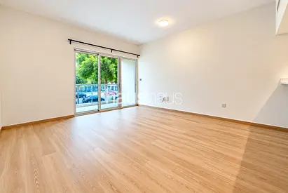 Newly Renovated| Bright and Spacious| Chiller Free