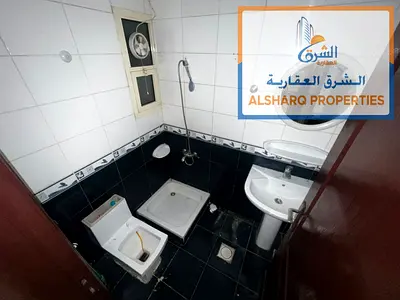تاني صف كورنيش عجمان , ستوديو بمساحة واسعة , مطبخ شبه منفصل